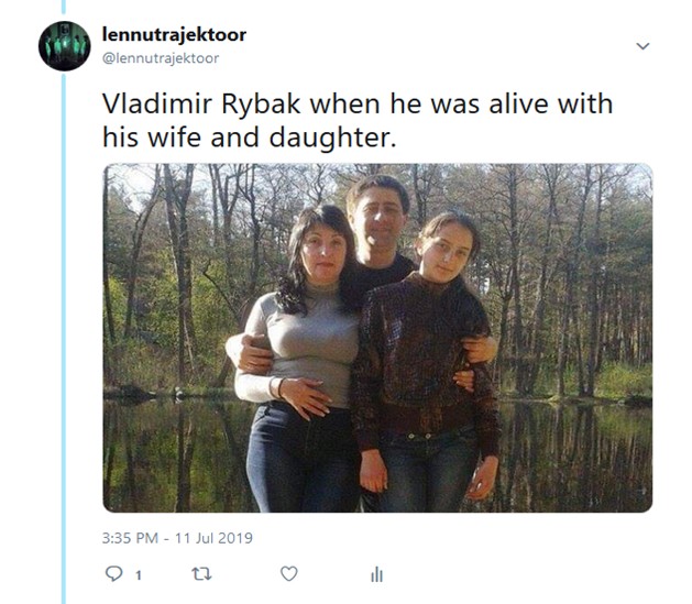 Batkivshina (Fatherland) MP Vladimir Rybak with his wife and 13 y.o. daughter. He had also a son 25 y.o. who's not on the picture.