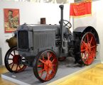 Вальдо Прауст: 1-ого октября 1931 года Харковская Тракторная фабрика выдала свой первый продукт.